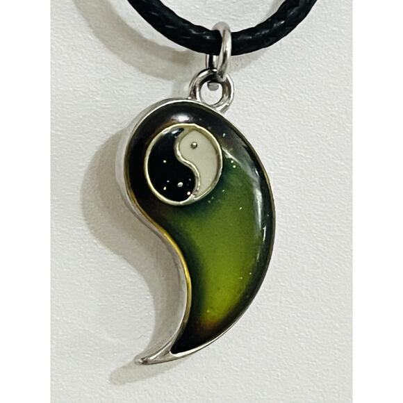 Claire’s Green Blue Purple Pendant Mood Yin Yang Moon Choker Necklace Costume Ch - Picture 6 of 16
